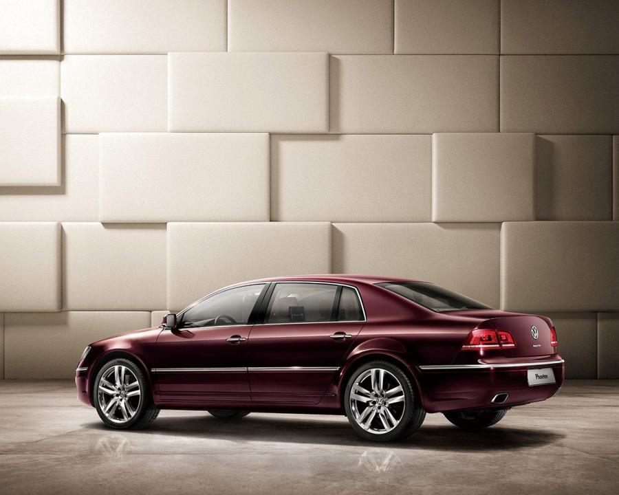  Volkswagen Phaeton 2015 года  (CN) (фото 2 из 4)